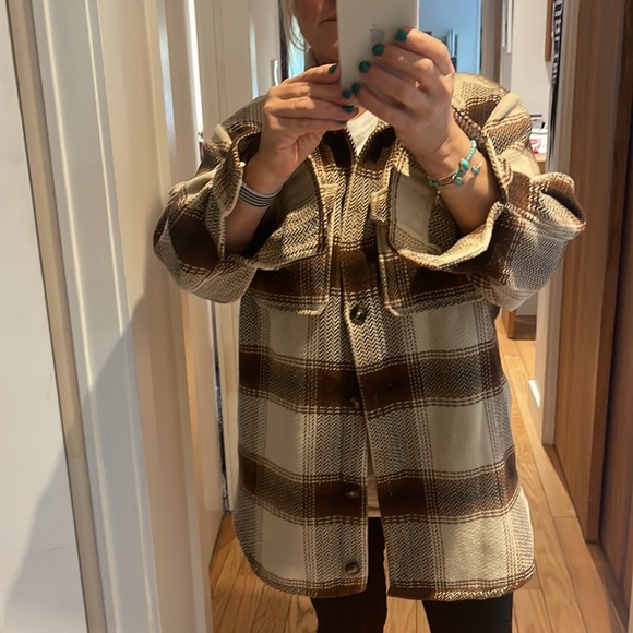 Bb Dakota fall shacket.  Brown and beige size large. - Picture 5 of 10